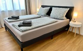 KorniApartment Zentrum 2 Schlafzimmer Stellplatz
